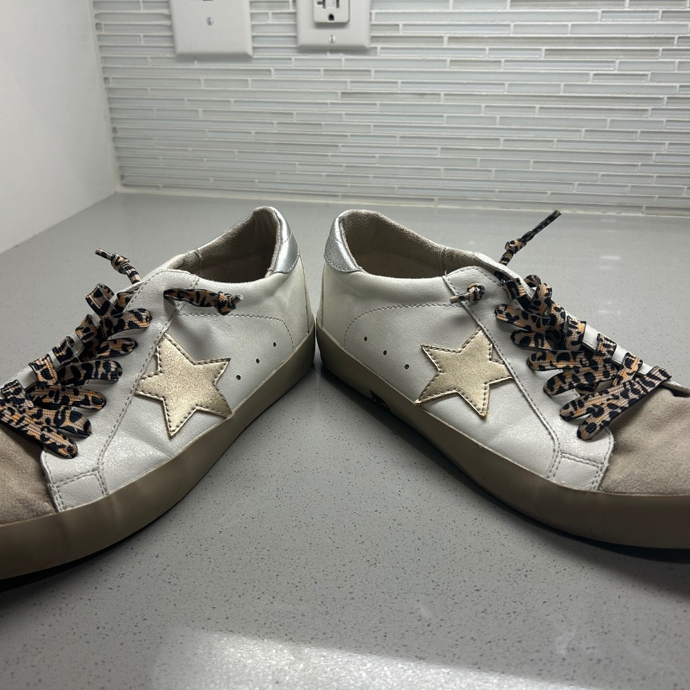 Shu shop white shoes with gold star size 5